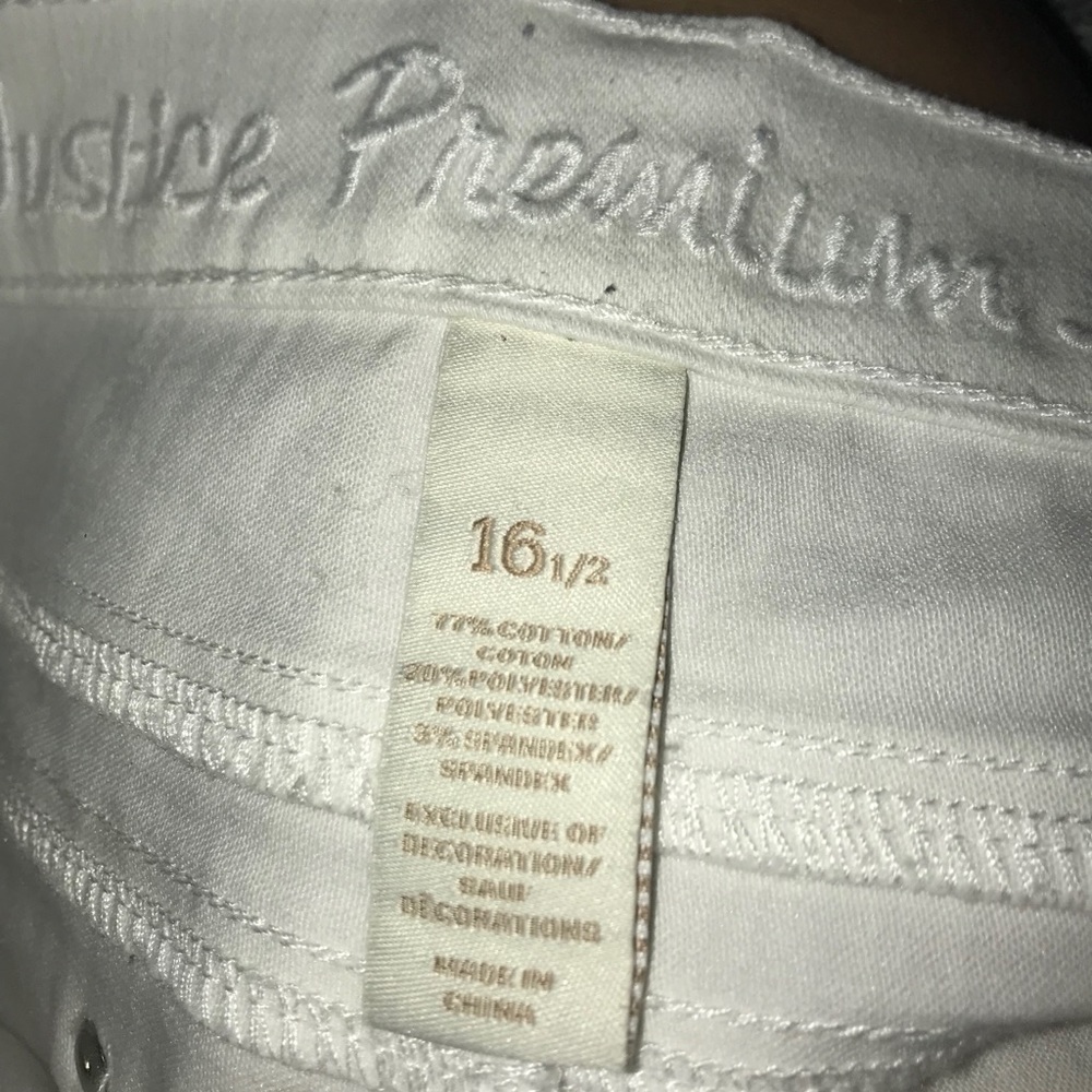 Shorts - Picture 6 of 7